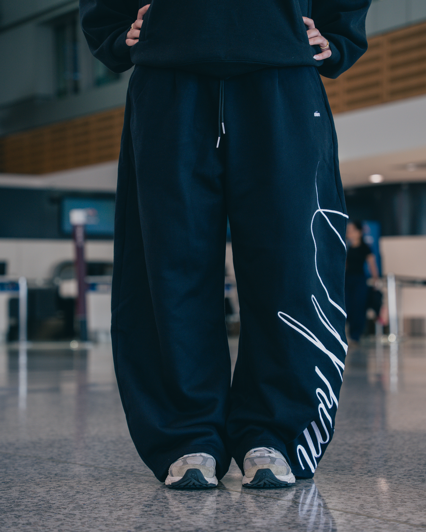 SCRIPTED SWEATPANTS BLACK